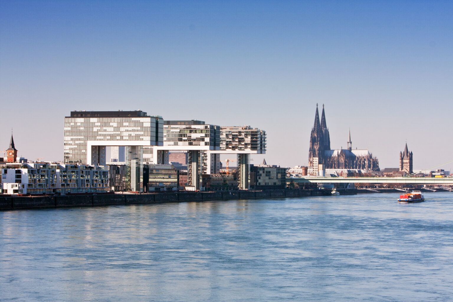 Zenit Immobilien - Immobilienmakler in Köln - Haus und Wohnungsverkäufe