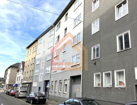 Sanierungsbedürftiges 8-Parteien-Haus und 3 Garagen in Heckinghausen !, 42289 Wuppertal, Mehrfamilienhaus